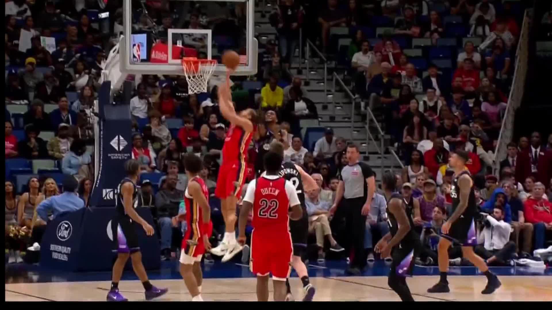 Josh Oduro with the and-1 bucket