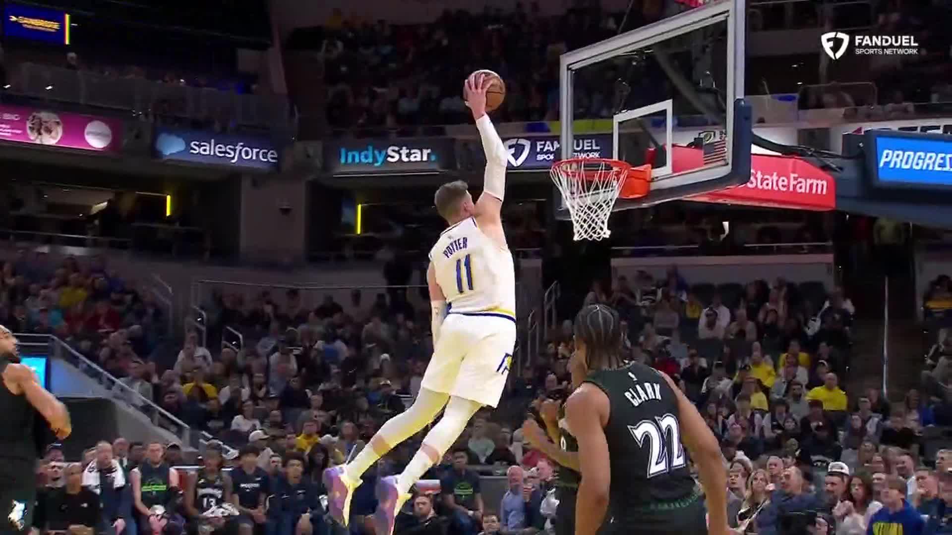 Micah Potter skies for big slam