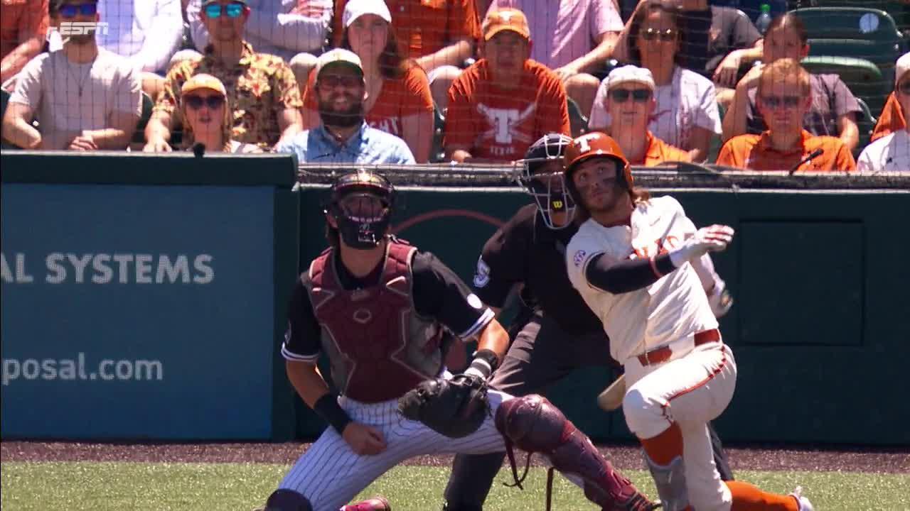 Aiden Robbins caps off Texas' 9-run 3rd inning