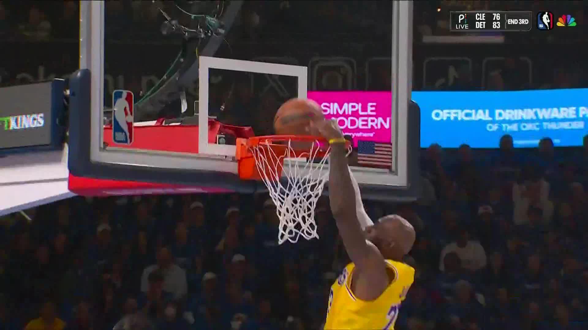 NBA: Oklahoma City Thunder vs Los Angeles Lakers