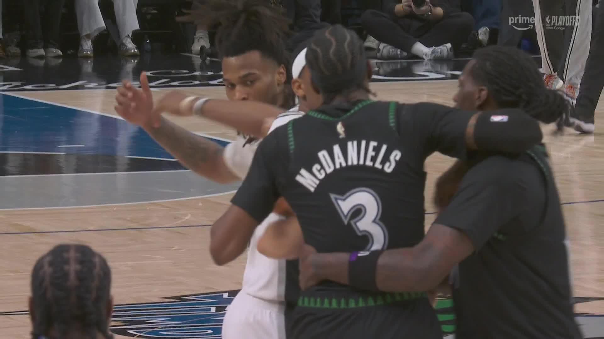 NBA: Minnesota Timberwolves vs San Antonio Spurs