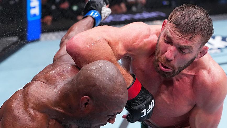 Dricus Du Plessis puts on clinic in main-event victory over Kamaru Usman