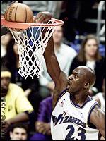 Michael Jordan Misses Dunk at 2002 All-Star Game 