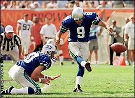 23 Dec 2001: Matt Hasselbeck of the Seattle Seahawks during the