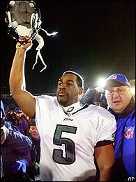 19 Jan 2002: Donovan McNabb of the Philadelphia Eagles during the Eagles  33-19 victory over the Chicago Bears in an NFC Divisional Playoff game at  Soldier Field in Chicago, Illinois. (Icon Sportswire