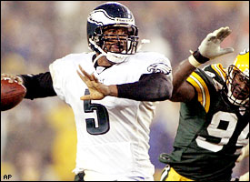 2004 NFL playoffs: Donovan McNabb, Eagles rally past Packers - Sports  Illustrated Vault