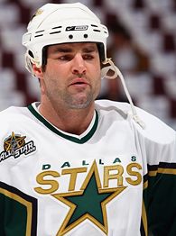 subbicop2 on X: Former NHL player Eric Lindros. I would have definitely  played with his stick  / X