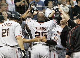 Bonds hits No. 754; one behind Aaron