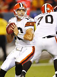 Broncos acquire quarterback Quinn from the Browns