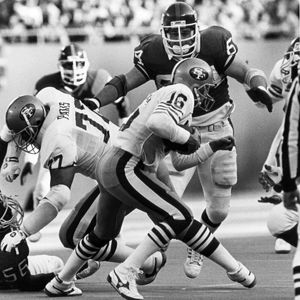 Jim Burt KNOCKS OUT Joe Montana  1986 NFC Divisional Playoff