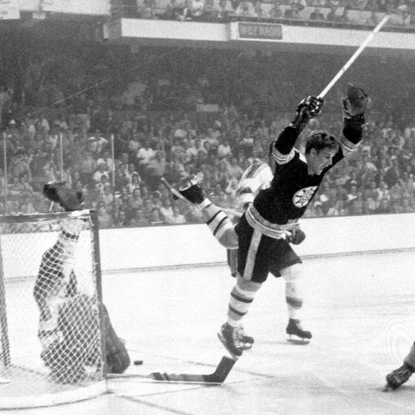Bobby Orr statue moved to new location at TD Garden