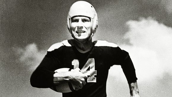 Don Hutson (First NFL Wide Receiver in History) - On This Day