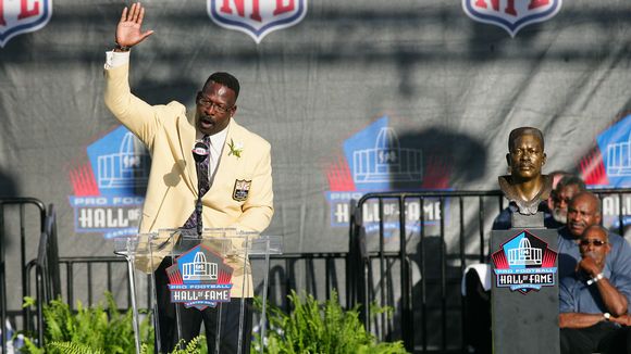 ANDRE TIPPETT NEW ENGLAND PATRIOTS HOF 2008 ACTION