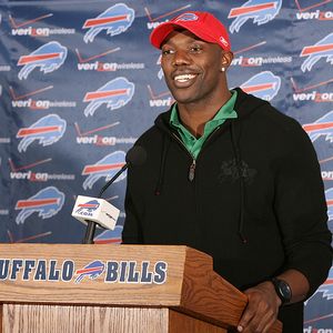 Buffalo Bills players from “The Comeback” honored at halftime of