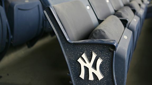 Paying From $2,625 to Only $5 at Yankees' Opener - The New York Times