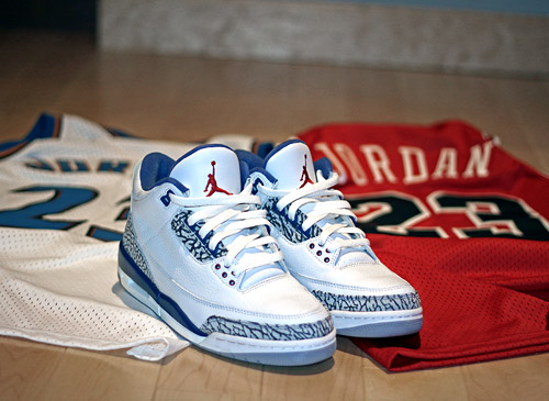 air jordan 3 true blue on feet