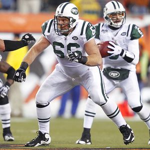 Arizona Cardinals sign former Jets guard Alan Faneca 