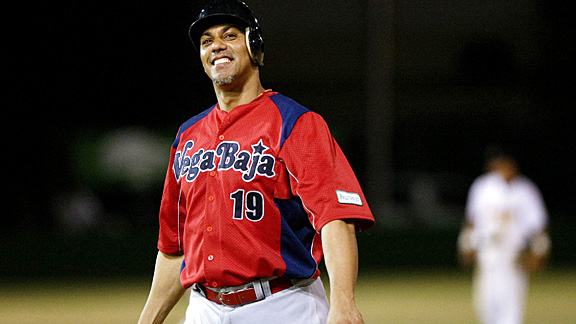 Former Texas Rangers slugger Juan Gonzalez eases into new baseball life in  his native Puerto Rico - ESPN
