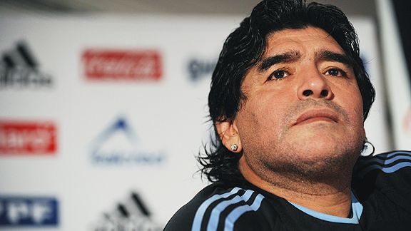 Argentina's Diego Maradona shown the exit, Fernando Torres looking for ...