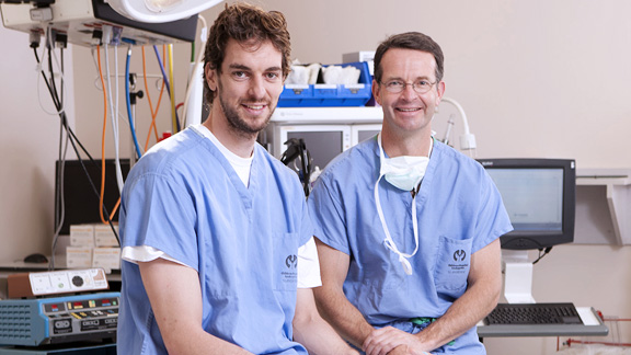 Pau Gasol and Dr. David Skaggs