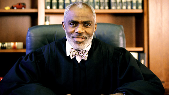 The life of Alan Page, NFL Hall of Famer and Minnesota Supreme Court  justice, is chronicled in a new biography. - ESPN