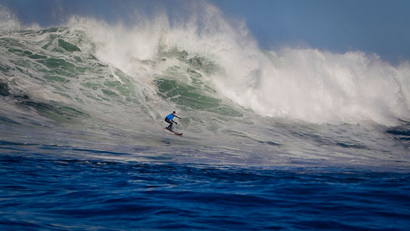 Keala Kennelly wins first women's big wave contest at Nelscott Reef, Ore.