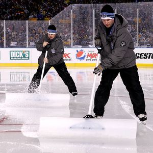 Weirdest things from the Winter Classic Bruins-Habs alumni game - ESPN -  Cross Checks Blog- ESPN