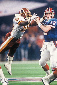 Wilber Marshall of the Chicago Bears recovers a fumble and returns