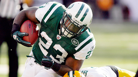 New York Jets running back Shonn Greene (23) breaks away from