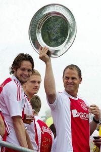 Frank de Boer celebrating
