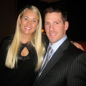 Cliff Lee and wife, Kristen, lend quiet support for cancer