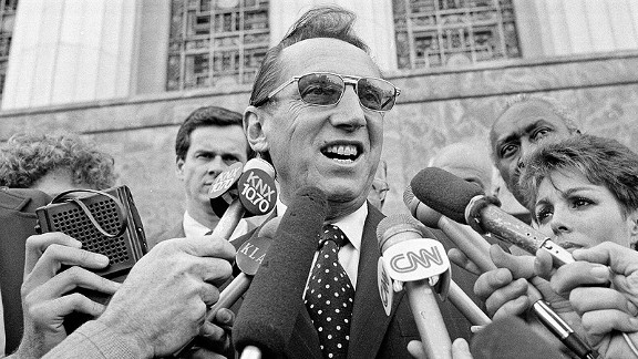 Al Davis dies at 82; Oakland Raiders owner transformed team - Los