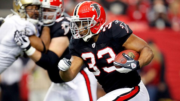 Michael Turner  Football helmets, Football, Atlanta falcons