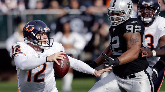 Hanie struggles as Bears lose to Raiders 25-20