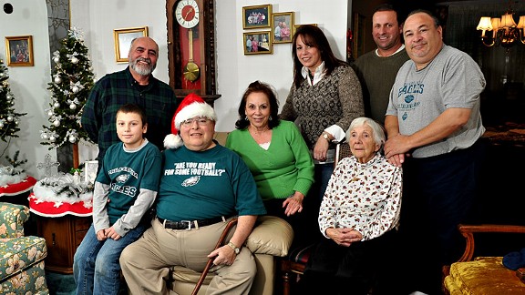 Frank Olivo, 66, substitute Santa hit with snowballs at Eagles game