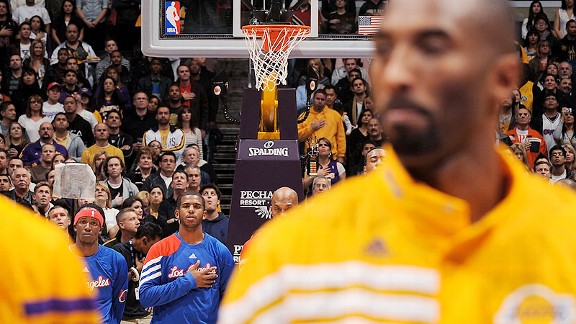 Chris Paul gives jersey to Clippers fan in Utah after win over Jazz