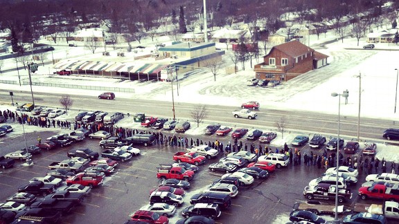 Packers Paying Snow Shovelers to Clear Lambeau Before Seahawks Game