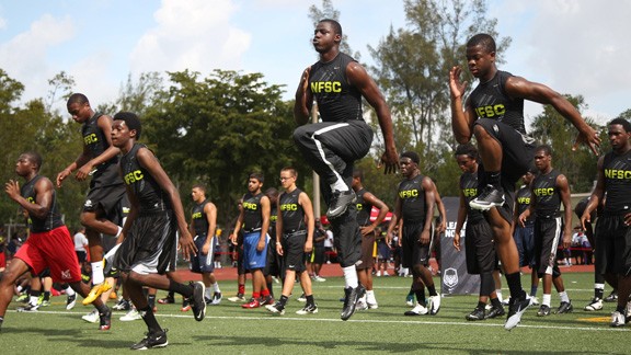 Mobile Nike Football SPARQ Combine Gallery - ESPN