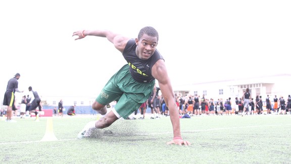 Mobile Nike Football SPARQ Combine Gallery - ESPN