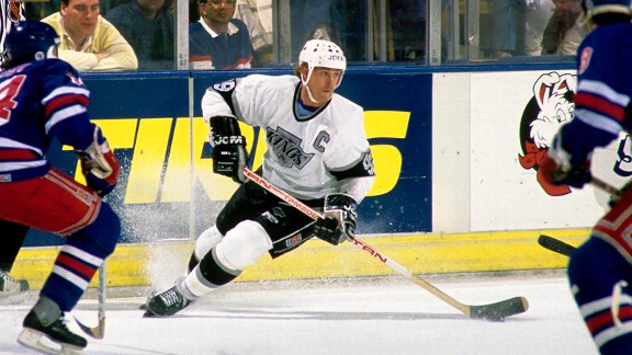 NHL -- Thanks to Wayne Gretzky and Luc Robitaille, the Los Angeles