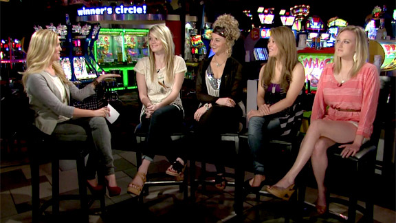 It S Game Time With Nicolle Galyon Angie Johnson Adley Stump And Hailey Steele Of The Voice Page 2 Espn T'was very sweet and relaxing. it s game time with nicolle galyon