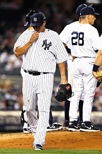 Yankees bring back Freddy Garcia for 2012