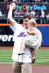 Manning Throws Out First Pitch - The New York Times