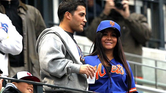 Snooki Mets Fan.  Mets team, New york mets, Ny mets