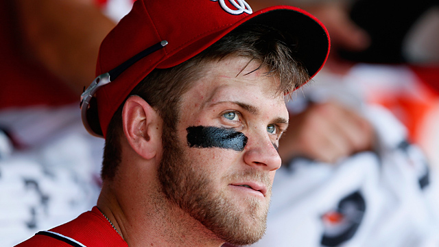 Bryce Harper fools everyone by pretending to get hit by foul ball