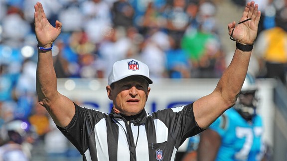 Ed Hochuli, N.F.L. Referee, Has Long Had Fan Support - The New York Times