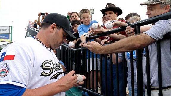 Roger Clemens Starts for Minor League Sugar Land Skeeters - The New York  Times