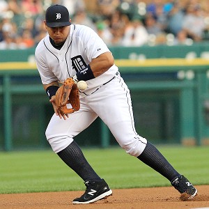 Triple Crown winner Cabrera edges Trout for AL MVP