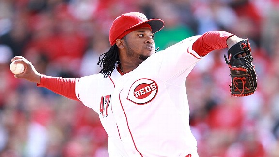 Reds trade All-Star pitcher Cueto to the Royals