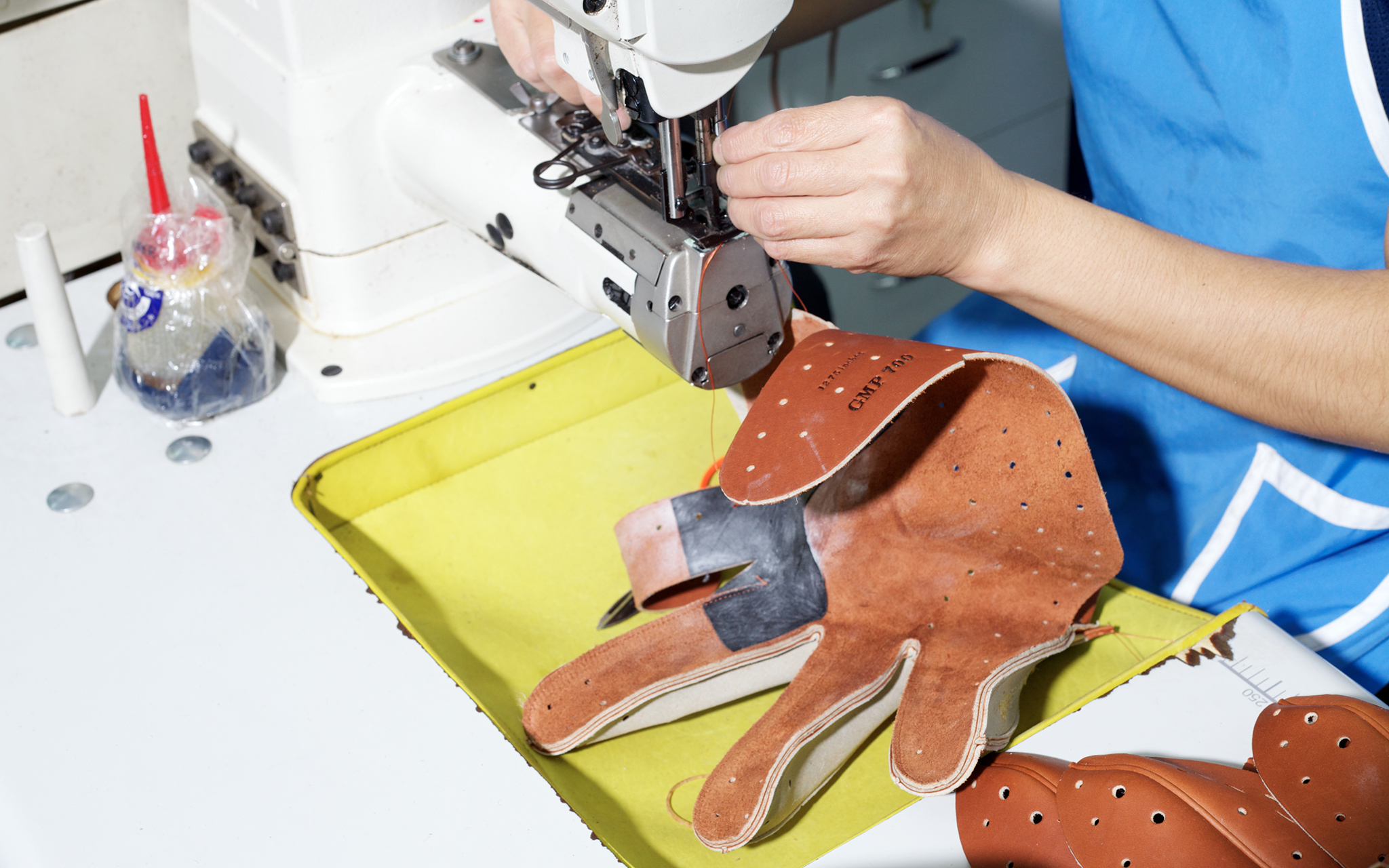 Mizuno Baseball Glove Factory How It's Made Baseball Gloves ESPN